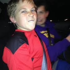 Samuel Loucks's Instagram, Twitter & Facebook