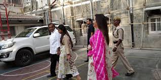 In pics: Some of prominent Gujaratis in Mumbai at polling stations |  DeshGujarat