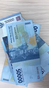 Jadi kamu hanya tinggal upload foto, dan duduk manis sambil memantau perkembangan sekaligus melihat berapa banyak rupiah yang kamu dapat. Pin Oleh Indah Rosyana Di Money Fotografi Uang Tumblr Lucu