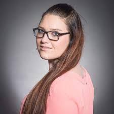 Denise Traister's Instagram, Twitter & Facebook