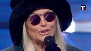 Anna Oxa, chi è oggi la cantante 15 volte sul palco di Sanremo: vita  privata, canzoni, marito