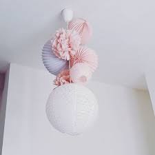 Otre Kit De Lampions Louise Installe En Plafonnier Chez Do Barr On Adore Our Louise Paper Lanterns Kit Is Also Perf Chambre Bebe Lampion Abat Jour Enfant