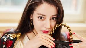 迪麗熱巴深情凝望「東華帝君」，帝君甜將鳳九擁入懷中求圓滿結局♡ photo from weibo 在釋出預告中，迪麗熱巴飾演的鳳九可是耍萌無極限啊，嘟嘴、賣萌通通有，再配上迪麗熱巴自帶仙氣的空靈臉蛋，讓人好期待《三生三世枕上書》的播出，除了迪麗熱巴獨自賣. è¿ªä¸½çƒ­å·´æ‚å¿—å†™çœŸæ¡Œé¢å£çº¸ç¬¬4å¼ 1920x1080 æ¡Œé¢å£çº¸ å¤©å ‚å›¾ç‰‡ç½'