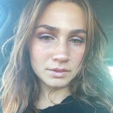 Avonlea Smith (@avonleals)