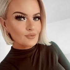 Do any of you know why the egg looks like this??