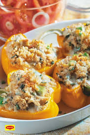 Gefullte Paprikaschoten Mit Couscous Joghurt Dip Kalorienarmes Abendessen Schnell Einfach Couscous Rezept Kalorienarmes Abendessen Couscous