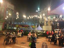 Mcdonald's is the leading global food service retailer with over 36,000 restaurants in more than 100 countries around the world. Ama Zabidi S Blog Food Truck Melaka Mall