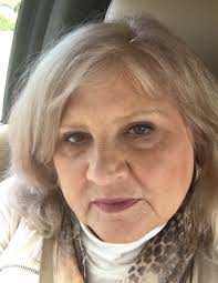 Kay Lott's Instagram, Twitter & Facebook