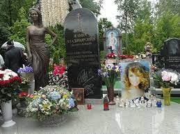 Работа над монументом велась на протяжении нескольких месяцев. Slova Ob Ischeznovenii Iz Mogily Tela Zhanny Friske Vyzvali Shok Mk