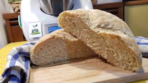 Aggiungi 350 g di farina manitoba, 150 g di farina 0, 10 g di sale e impasta 30 sec. Pane Casereccio Per Bimby Tm6 Tm5 Tm31 Youtube