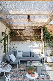 Une Terrasse Couverte Par Une Canisse Terassenentwurf Pergola Und Zuhause