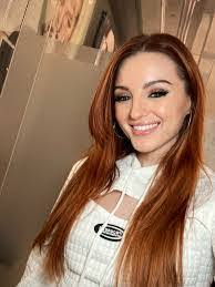 Juliet Avery's Instagram, Twitter & Facebook