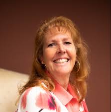 Lisa Mcguinness's Instagram, Twitter & Facebook