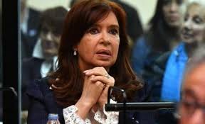 ¡ya es hora de que vengas a descubrir sus secretos! El Blooper De Cristina A Que Hora Cierra Rapa Nui 0223