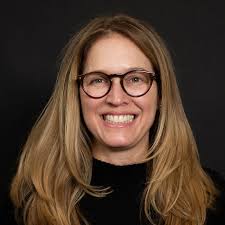 Shawna Lee's Instagram, Twitter & Facebook