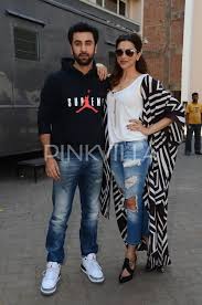 Tamasha Promotions Deepika And Ranbir Make A Handsome Couple Deepika Padukone Ranbir Kapoor Bollywood Stars