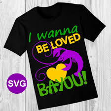 If You Can Read This You Re Too Close Svg Free You Will Feel Like You Are In New Orleans When You Make A Card Or Shirt With This Mardi Gras Crawfish Svg File I W Mardi Gras Sayings Mardi Gras Mardi