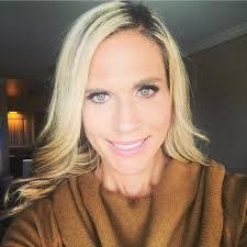 Julie Ott's Instagram, Twitter & Facebook