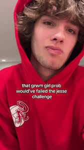 Jesse Earls's Instagram, Twitter & Facebook