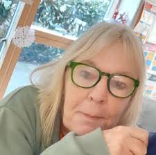 Come along to the Xmas party 20th December in the lounge , bar available,  singer in photo above . Please t office know if attending pls , free  admission !