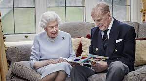Uzun süre cambridge ve edinburgh üniversitelerinin şansölyeliği görevini yürüttü. Ingiltere Kralicesi 2 Elizabeth Ve Esi Prens Philip 73 Evlilik Yil Donumlerini Kutluyor Bbc News Turkce
