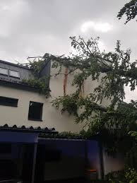 Kirchberg in tirol also disposes of the kneipp facility aschau in the spertental valley, a natural in winter, in kirchberg in tirol winter dreams come true. 22 Jun 2021 Schwere Unwetter 16 Einsatzstellen Freiwillige Feuerwehr Elixhausen