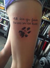 Both small and large paw print tattoos looking pretty good on the wrist and you get to see your pup's paw all the time. Dog Paw Print Tattoos On Leg Cute Simple Tattoos