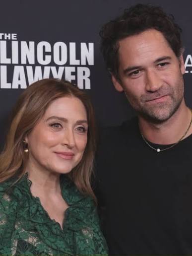The Lincoln Lawyer is back on @netflix FEB. 5th. It's a well written and  great show and I get to intimidate the wonderful @manu_rulfo. Amazing cast,  crew and team. Happy to get
