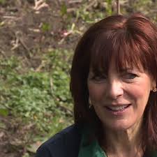 Tyne Tees presenter Pam Royle makes skin cancer plea