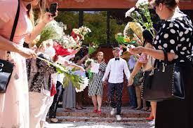 Ambasadele si consulatele romaniei pot efectua inscrierea certificatelor de stare civila (nastere, casatorie sau deces) emise de autoritatile statului in care a avut loc faptul de stare civila. Oficiul Starii Civile Sector 6 Bucuresti Ghidul Tau De Nunta By Studioblitz