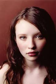 Maine Stephenie Meyer ke cast ke baare mein dekha, aur woh kaafi  interesting tha... Tumhein kya lagta hai uske choices ke baare mein? (Woh  Edward ke liye Henry Cavill aur Carlisle ke