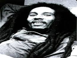 With music streaming on deezer you can discover more than 56 million tracks, create your own playlists, and share your favorite tracks with your friends. Frasi Di Bob Marley 165 Pensieri Aforismi E Immagini Del Celebre Cantautore Giamaicano A Tutto Donna