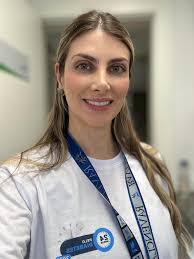 No último sábado, vivi uma experiência incrível! Participei de um mutirão  de atendimentos pelo SUS aqui no GHC, atendendo pacientes que estavam  aguardando na fila e, especialmente, alguns pacientes diabéticos  acompanhados pela