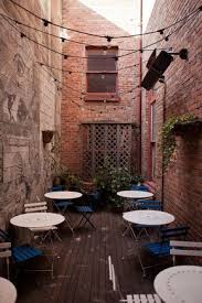 Great Outdoor Space Seattle Oddfellows Cafe Bar Kinfolk More Outdoor Cafe Restaurant Seating Outdoor Restaurant