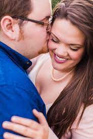 Curvy Engagement Texas Sunflower Fun Lemons And Tea Photography The Pretty Pear Bride Plus Size Bridal Magazine Engagement Pictures Poses Engagement Photo Poses Couples Engagement Photos