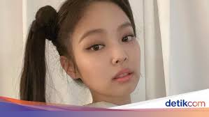 Rambut panjang dengan layer dapat menjadi pilihan yang cantik untuk anak perempuan. 7 Inspirasi Gaya Rambut Yang Dipopulerkan Jennie Blackpink