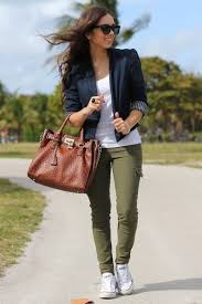 Dressed Up Sneakers How To Wear White Jeans Fashion How To Wear White Converse