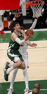 Phoenix suns guard chris paul, left, and forward jae crowder celebrates as time runs out in game 6 of the nba. Oor1c2pxu0z8fm