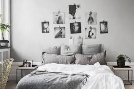 Kamar yang aesthetic tak hanya dinilai dari furniture yang digunakan namun juga cat warna kamar. 10 Inspirasi Kamar Bernuansa Monokrom Minimalis Cozy Dan Modern
