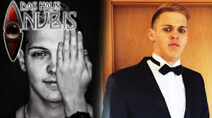 Victor und reni wollen rosie beweisen, dass sie das haus anubis auch ohne rosie im griff haben. Du Sohn Eines Freudenmadchens Das Haus Anubis Folge 3 4 Huebi Youtube