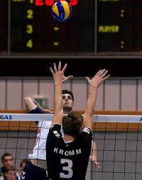 Volleyball: Volleyball: Schlaghöhe über drei Meter