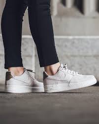 Instagram Photo By Titolo Sneaker Boutique May 9 2016 At 3 28pm Utc Sneakers Nike Shoes Women Sneakers Fashion