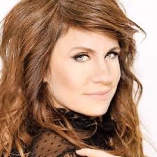 India Mora (@MoraIndia)