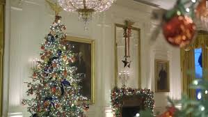 This little christmas craft is a great way to bring holiday cheer to your home in a big way quickly, easily, & for little money if you use what you already have. Melania Trump Highlights Spirit Of America For Holiday Decoration Theme Cnn Politics