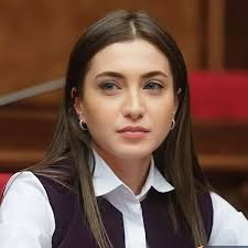 Anna Mkrtchyan (@_mkrtchyananna) • Instagram photos and videos