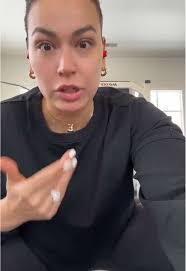 Erica Hillman's Instagram, Twitter & Facebook