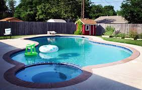 10 Wonderful Minimalist Swimming Pool Design Idea For Narrow Home Land Minimalistswimmingpo In 2020 Small Inground Pool Swimming Pool Designs Pools For Small Yards