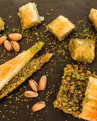 What to Serve with Lamb Chops: A Guide to Perfect Pairings