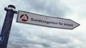 Wann muss ich mich arbeitsuchend melden? Tipp Immer Personlich Arbeitslos Melden Deutsche Anwaltauskunft