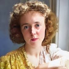 Mary Cane's Instagram, Twitter & Facebook